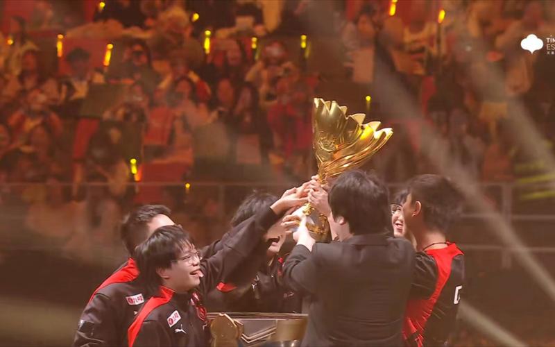 恭喜NV拿下首届英雄联盟手游艾欧尼亚杯总决赛冠军