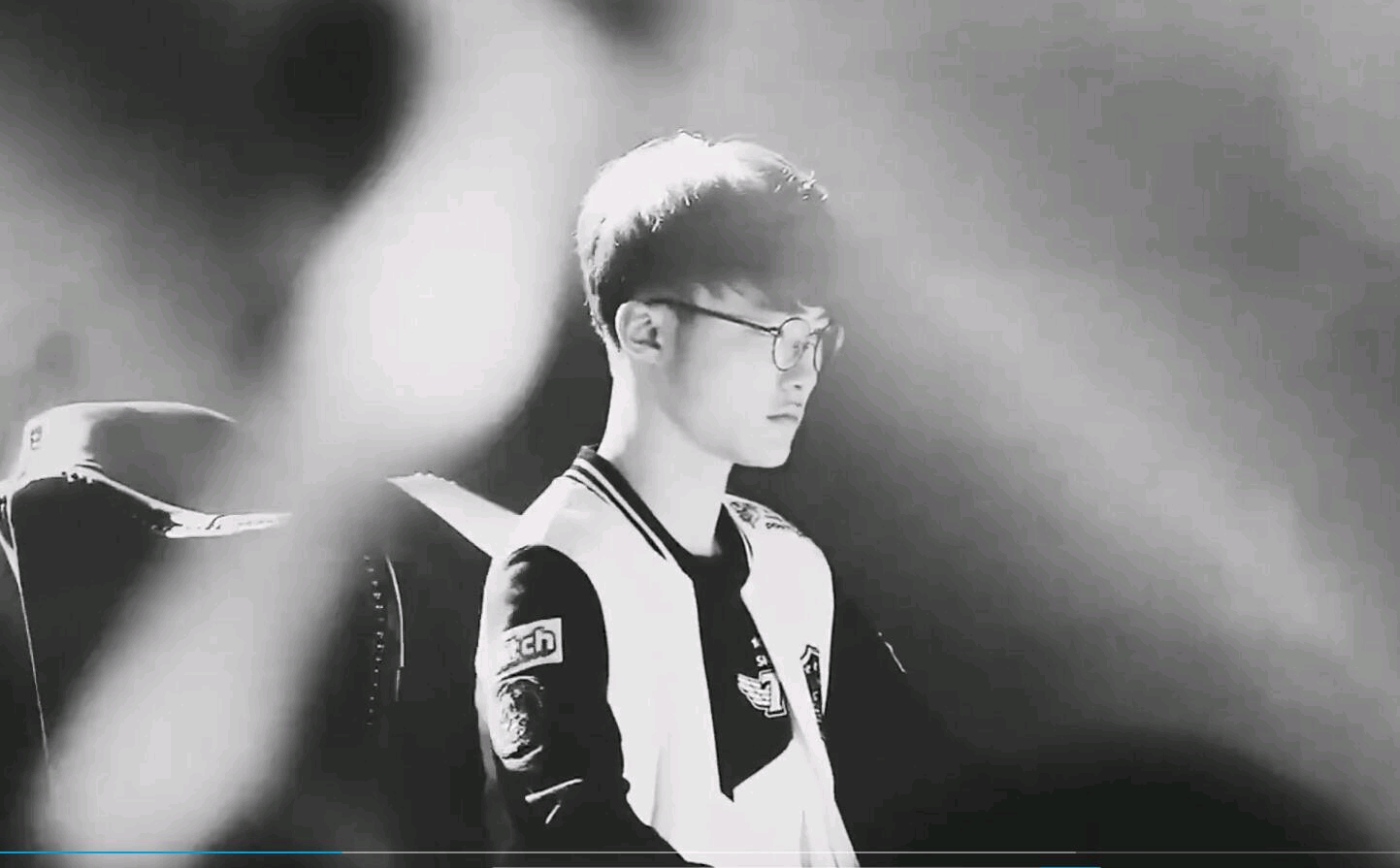 资讯这是多久没玩游戏了 这枪打成这样？